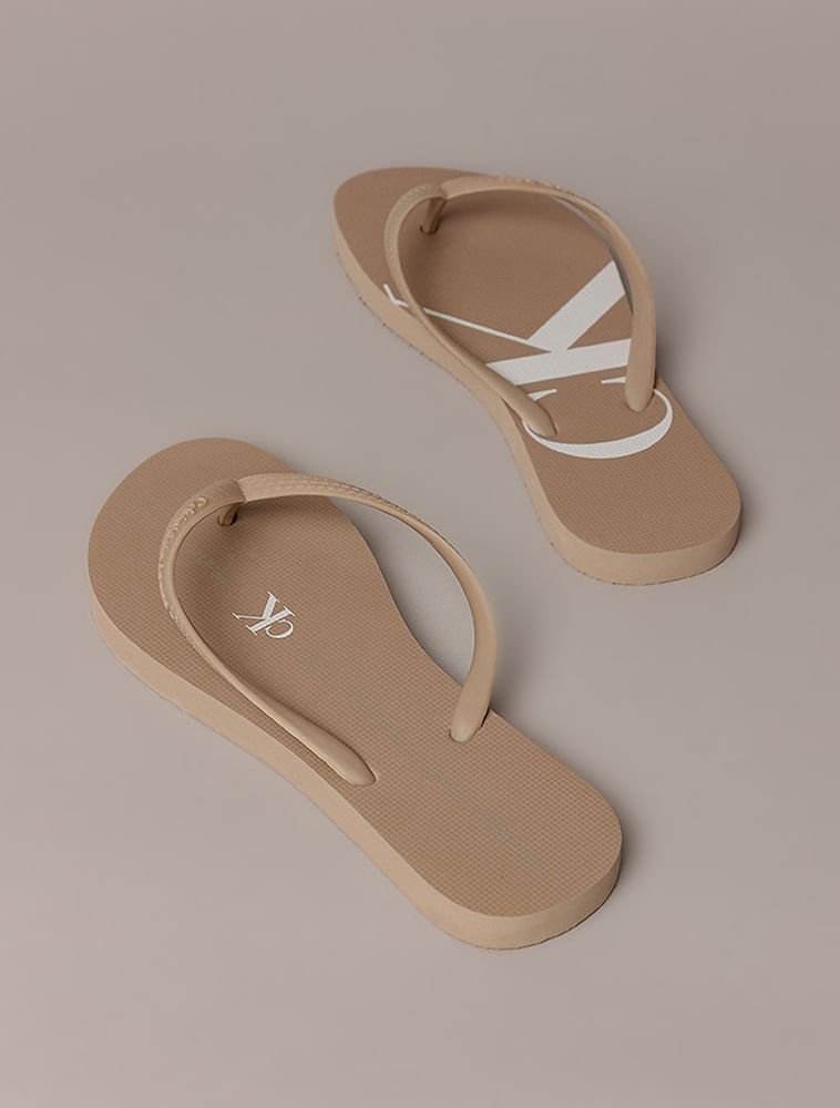 Chinelo Feminino Logo Corrido Calvin Klein Jeans - Caqui Claro Bege 4