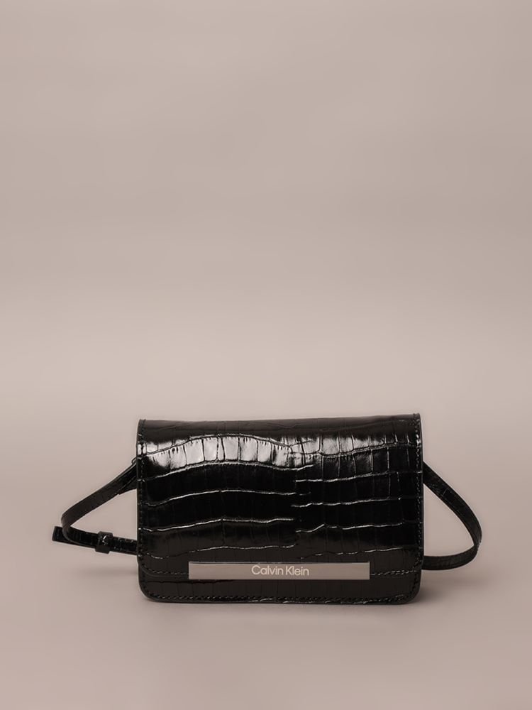 Bolsa Pequena Croco Placa Calvin Klein - Preto