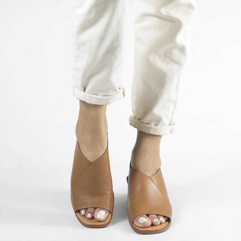 Sandália Salto Bloco Elástico Francine Caramelo Marrom 5