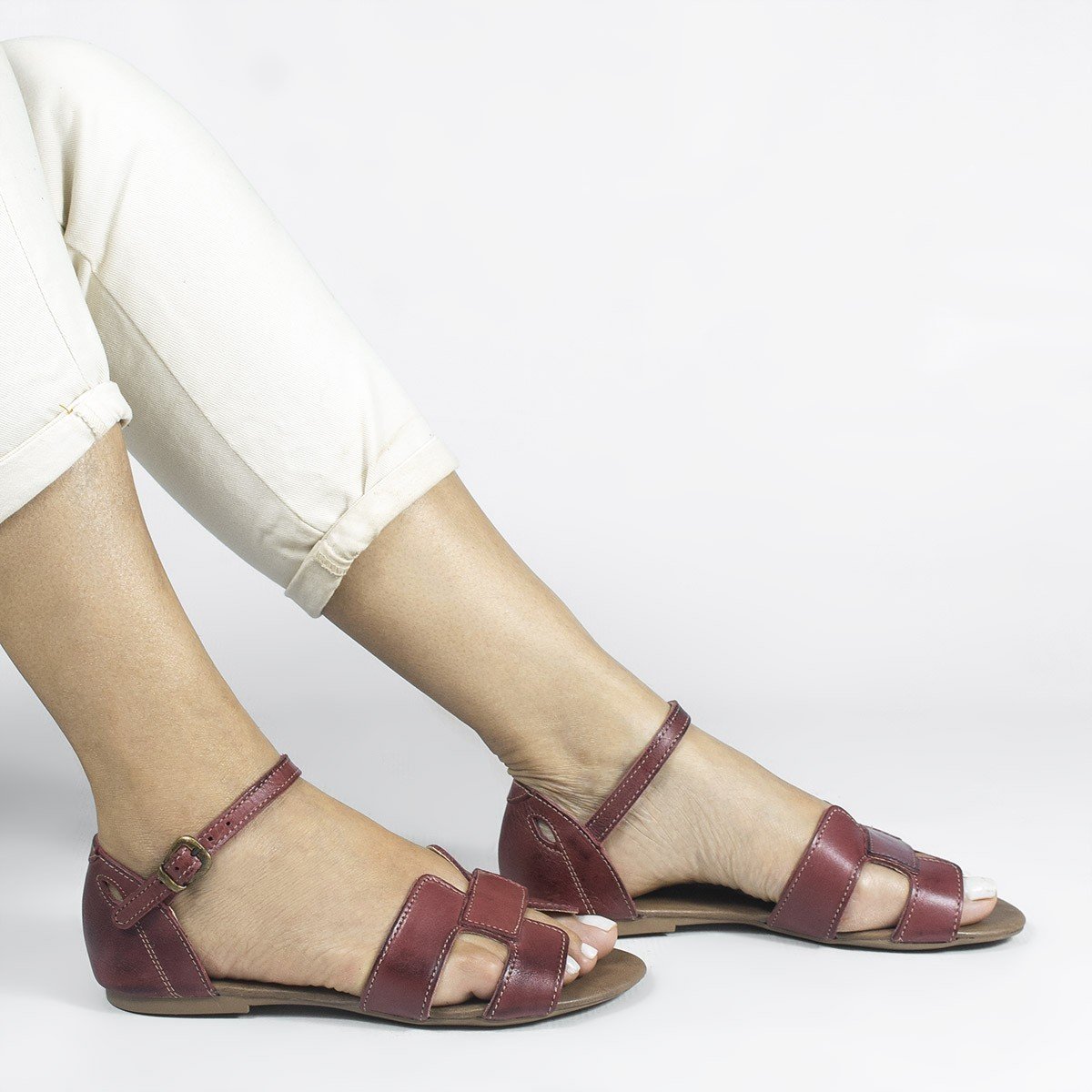 Sandália Rasteira Couro H Fechada Melina Vermelho