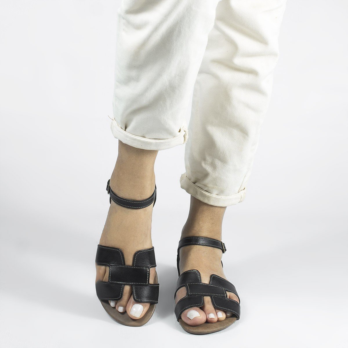 Sandália Rasteira Couro H Fechada Melina Preta Preto 3