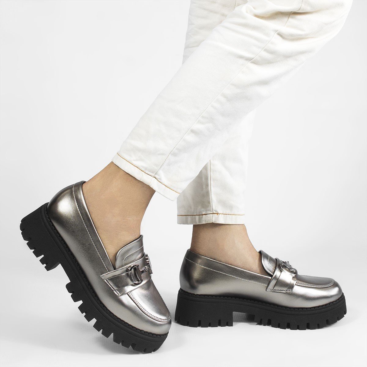 Mocassim Tratorado Sola Alta Amelia Chumbo