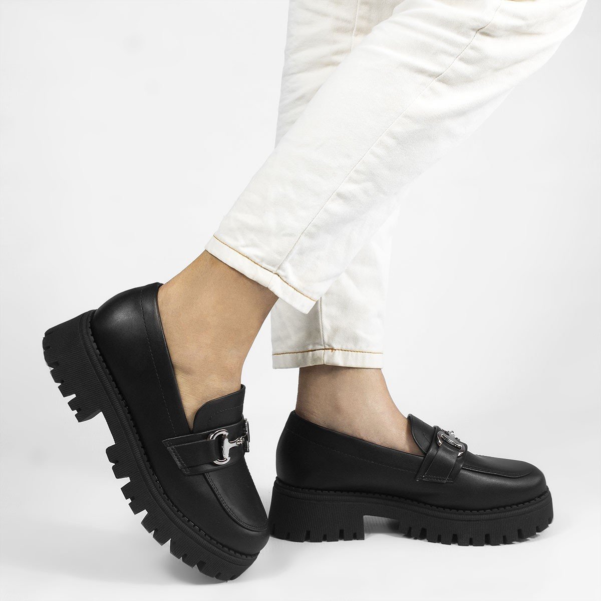 Mocassim Tratorado Sola Alta Amelia Preto