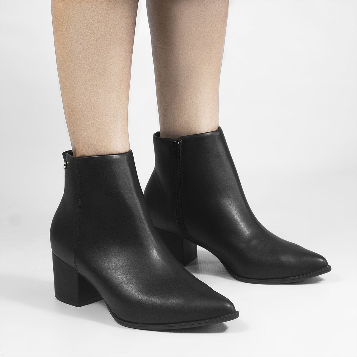 Bota Básica Salto Bloco Yasmin Preta Preto 4