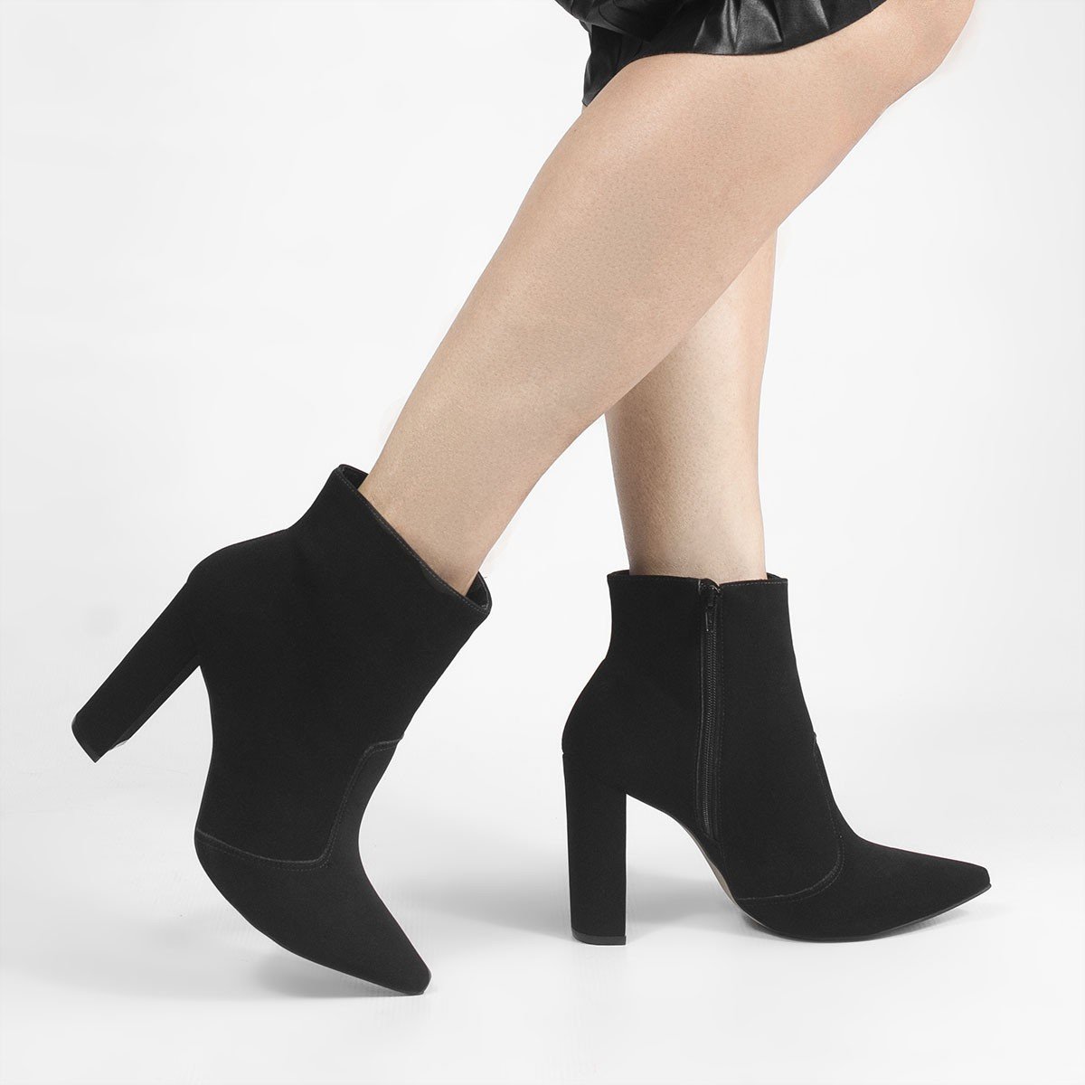 Bota Salto Bloco Alto Natasha Nobuck Preto