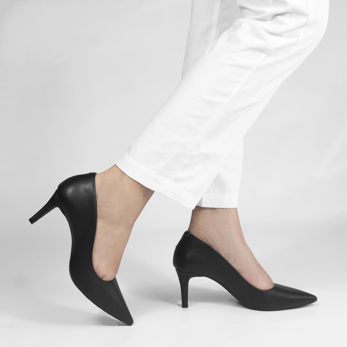 Scarpin Bico Fino Salto Médio Lolita Preto Preto 5