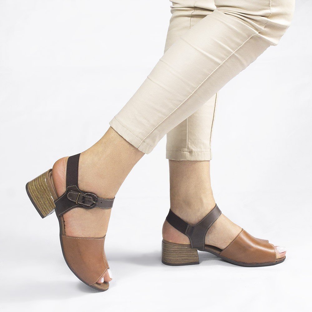 Sandália Zatta de Couro Salto Bloco Laiane Marrom