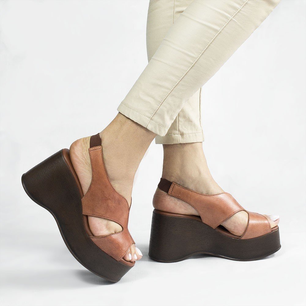 Sandália Anabela Couro Pâmela Caramelo