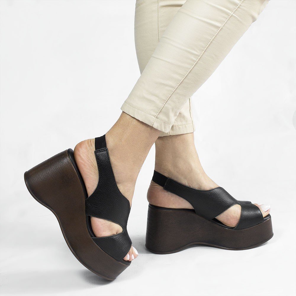 Sandália Anabela Couro Pâmela Preta