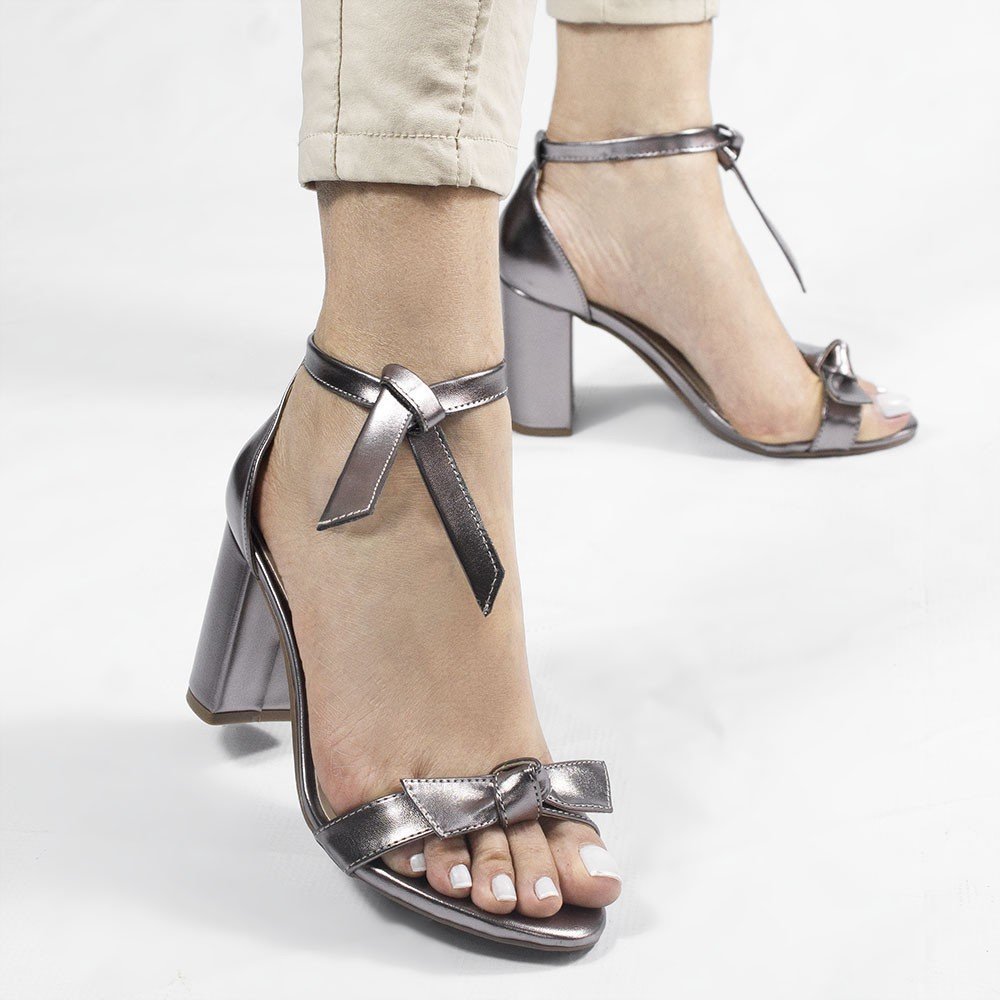 Sandália Zatta Salto Bloco Laço Katy  Chumbo Prata 3
