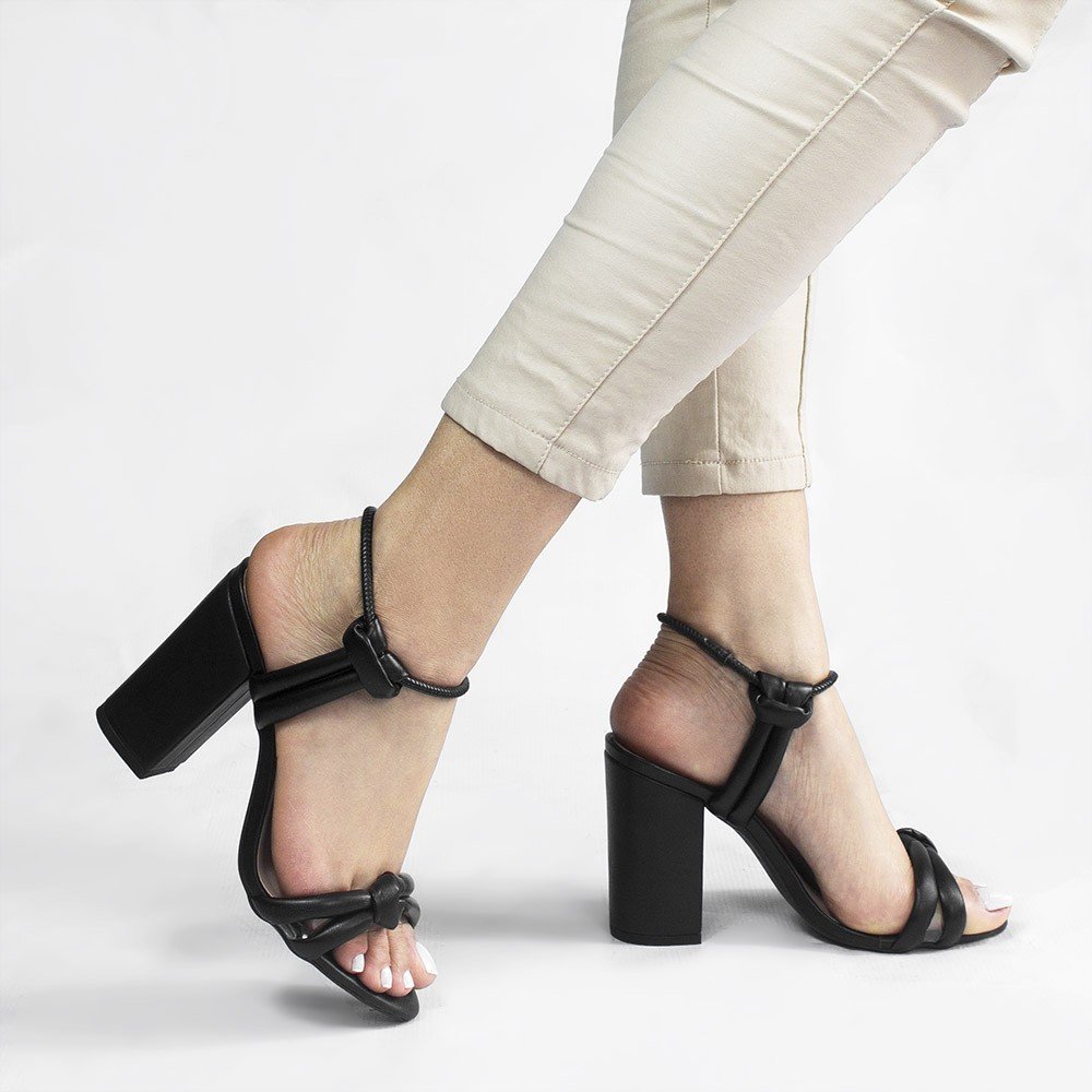 Sandália Salto Bloco Alto Raissa Preto