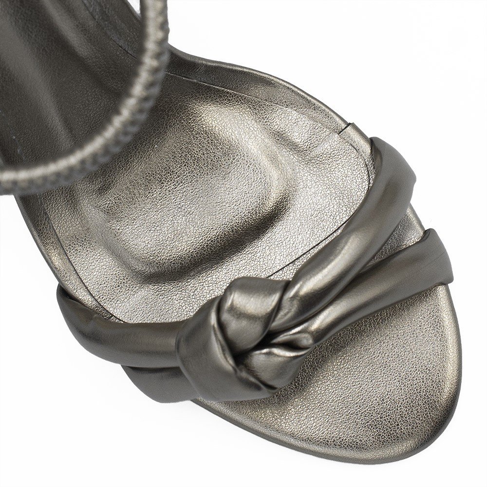 Sandália Salto Bloco Alto Raissa Chumbo Prata 4