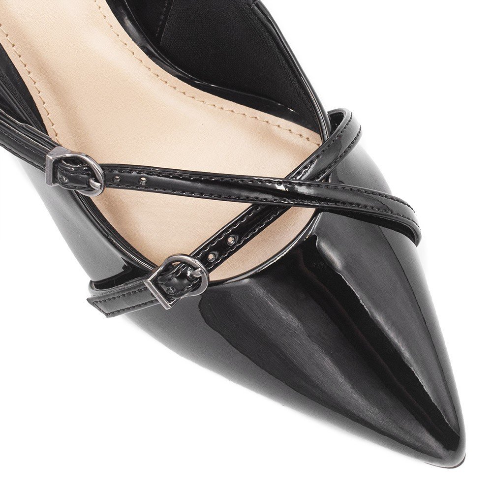 Slingback Bico Fino Fivela Cruzada  Marisa Preto Verniz Preto 5