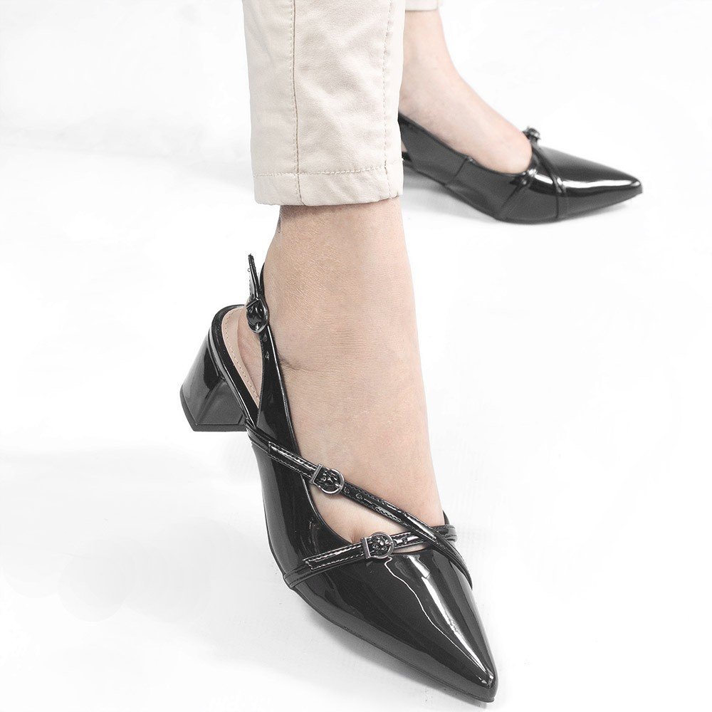 Slingback Bico Fino Fivela Cruzada  Marisa Preto Verniz Preto 6