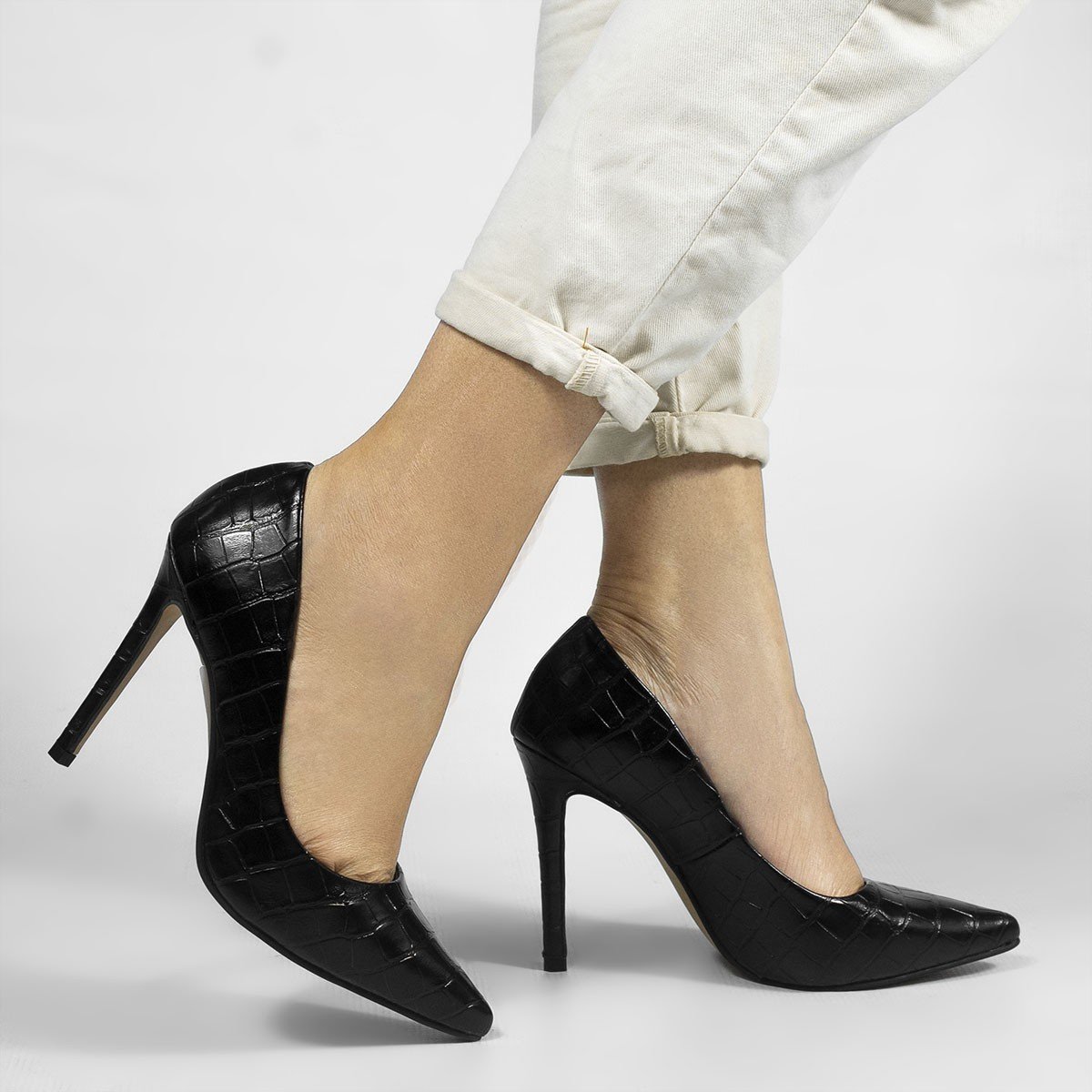 Scarpin Salto Alto  Bico Fino Suzy Croco Preto Preto 4