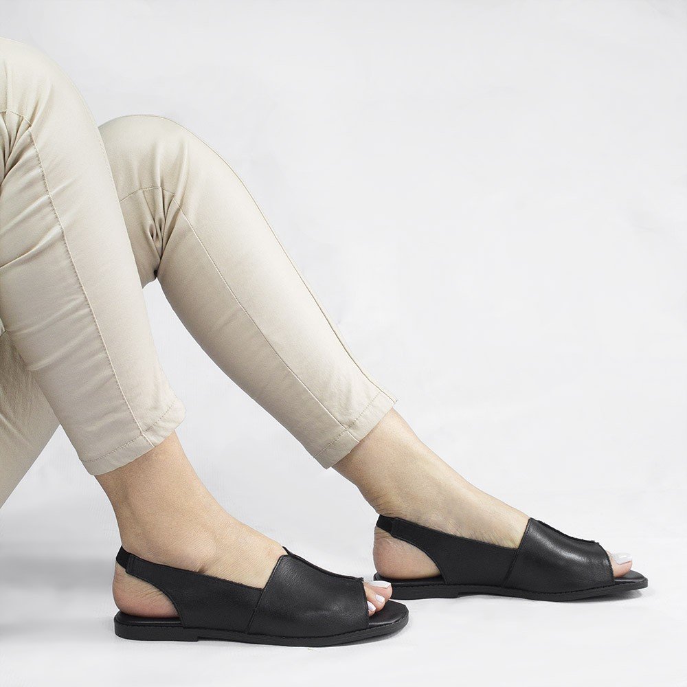 Sandália Rasteira Bx Couro Fechada Francisca Couro Preto