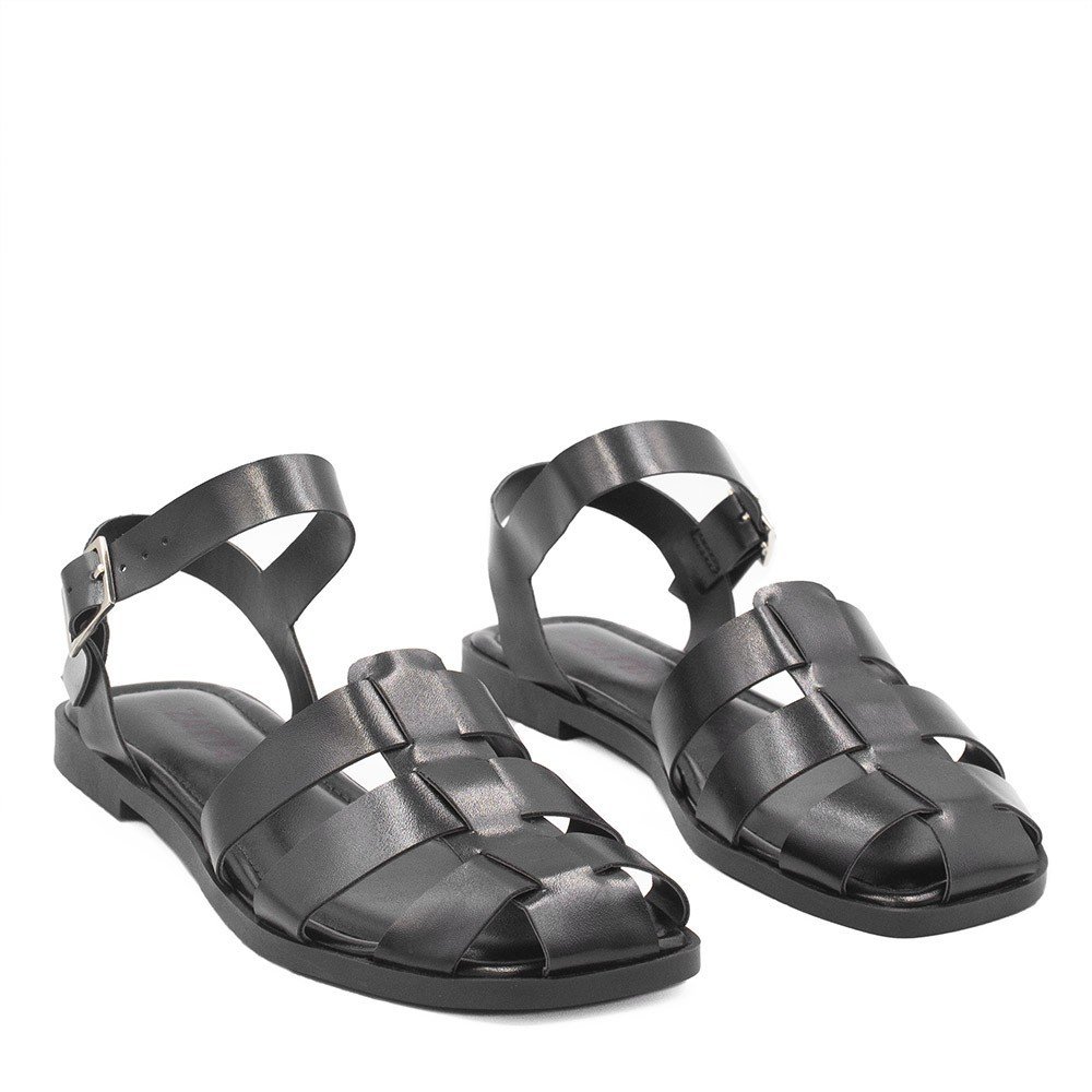 Sandália Rasteira Zatta Fechada na Frente Luma Preta Preto 4