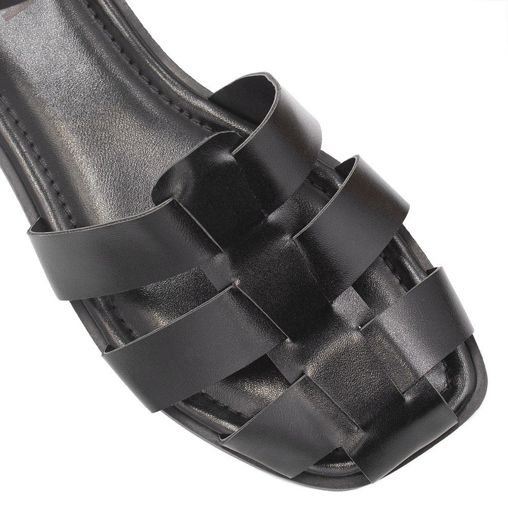 Sandália Rasteira Zatta Fechada na Frente Luma Preta Preto 5