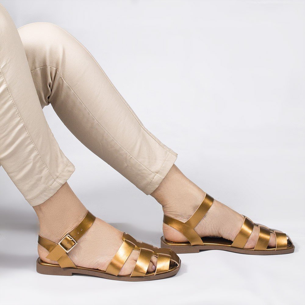 Sandália Rasteira Zatta Fechada na Frente Luma Bronze Dourado 2