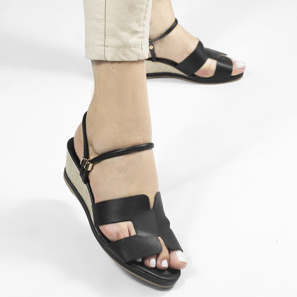 Sandália Zatta  Anabela Baixa Samara Preto