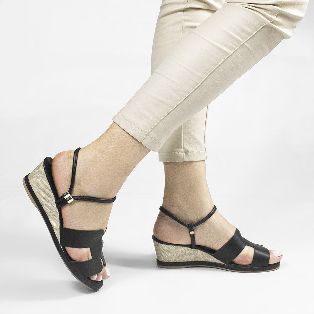 Sandália Zatta  Anabela Baixa Samara Preto Preto 4