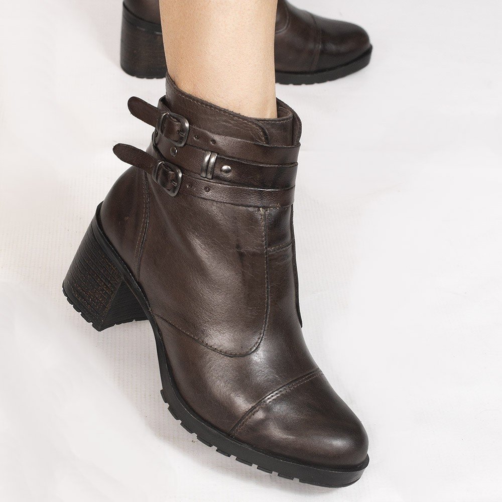 Bota Coturno Couro Fivela Mônica Café Marrom 4