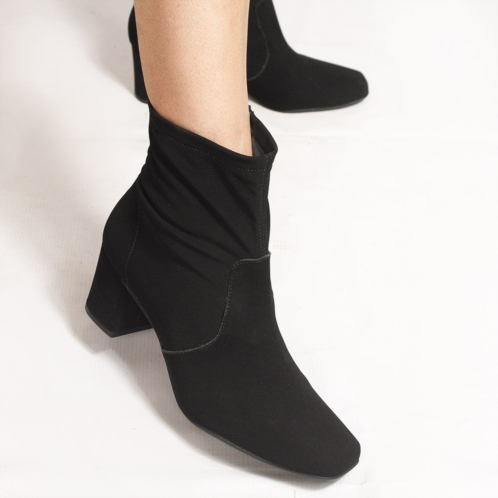 Bota Zatta Salto Bloco Bico Quadrado Helouise  Nobuck Preta Preto 4
