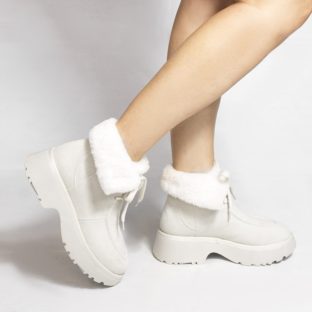 Bota Zatta Coturno Pelúcia Cadarço Hadassa Off White Branco 2