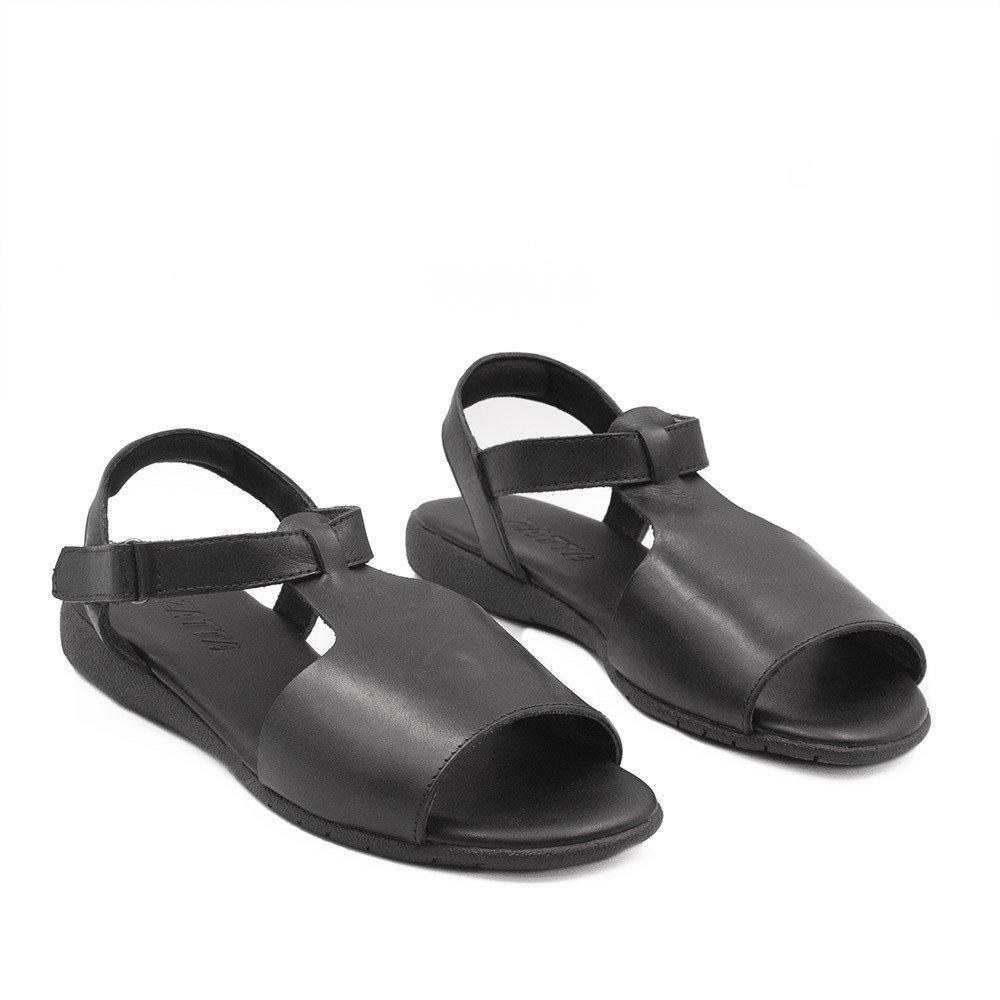 Sandália Zatta Flat em Couro Elaine Preta Preto