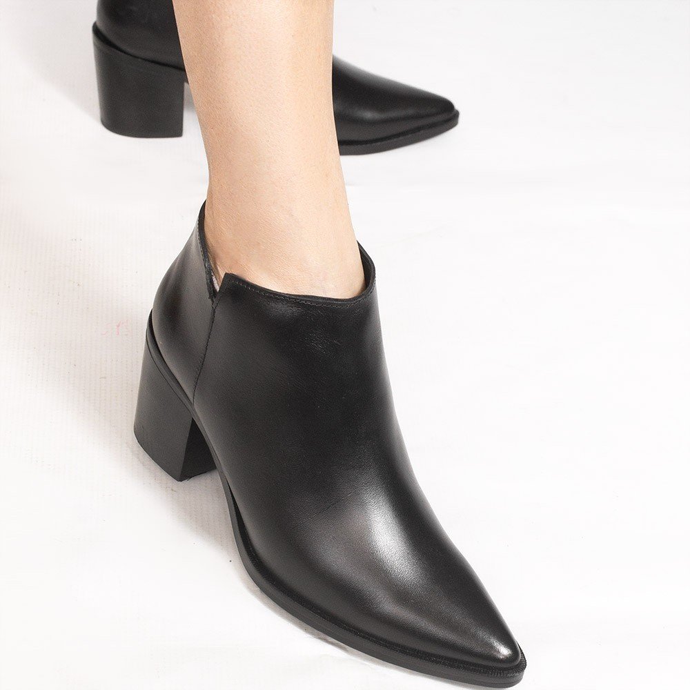 Bota Zatta Bico Fino Cano Curto Gardenia Preta Preto 4