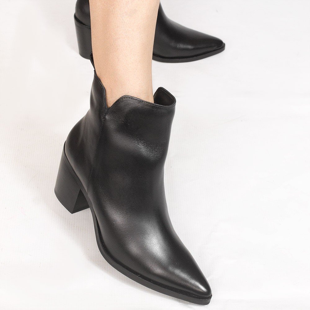 Bota Zatta Cano Médio Bico Fino Georgia Preta Preto 4