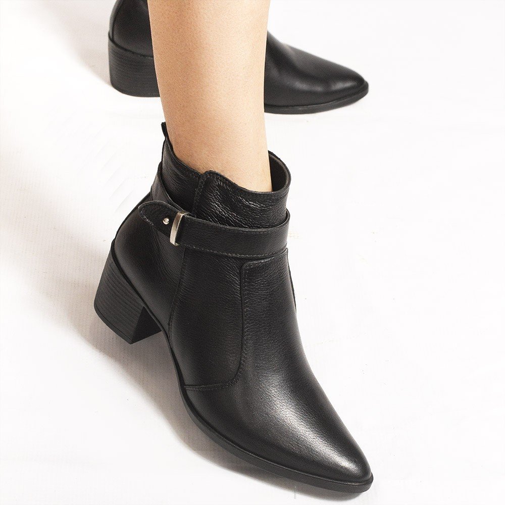 Bota Zatta Bico Fino Cano Curto Jordana Preta Preto 4