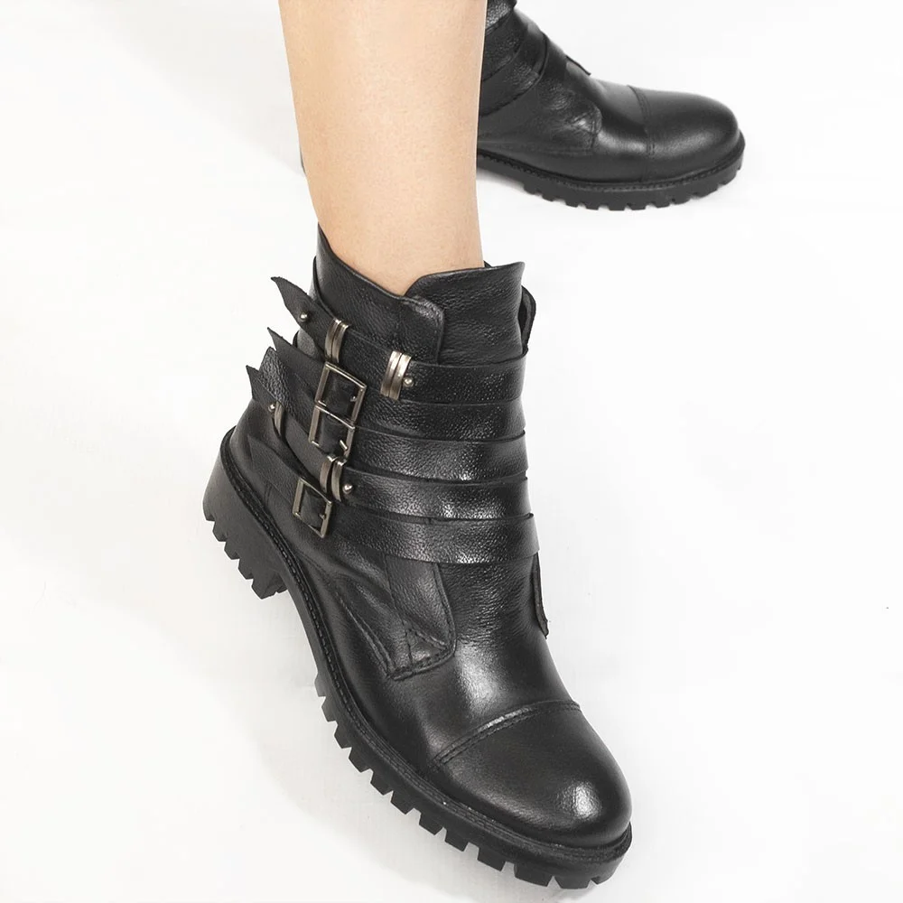Bota Coturno Zatta em Couro Fivelas Larissa Preta Preto 4