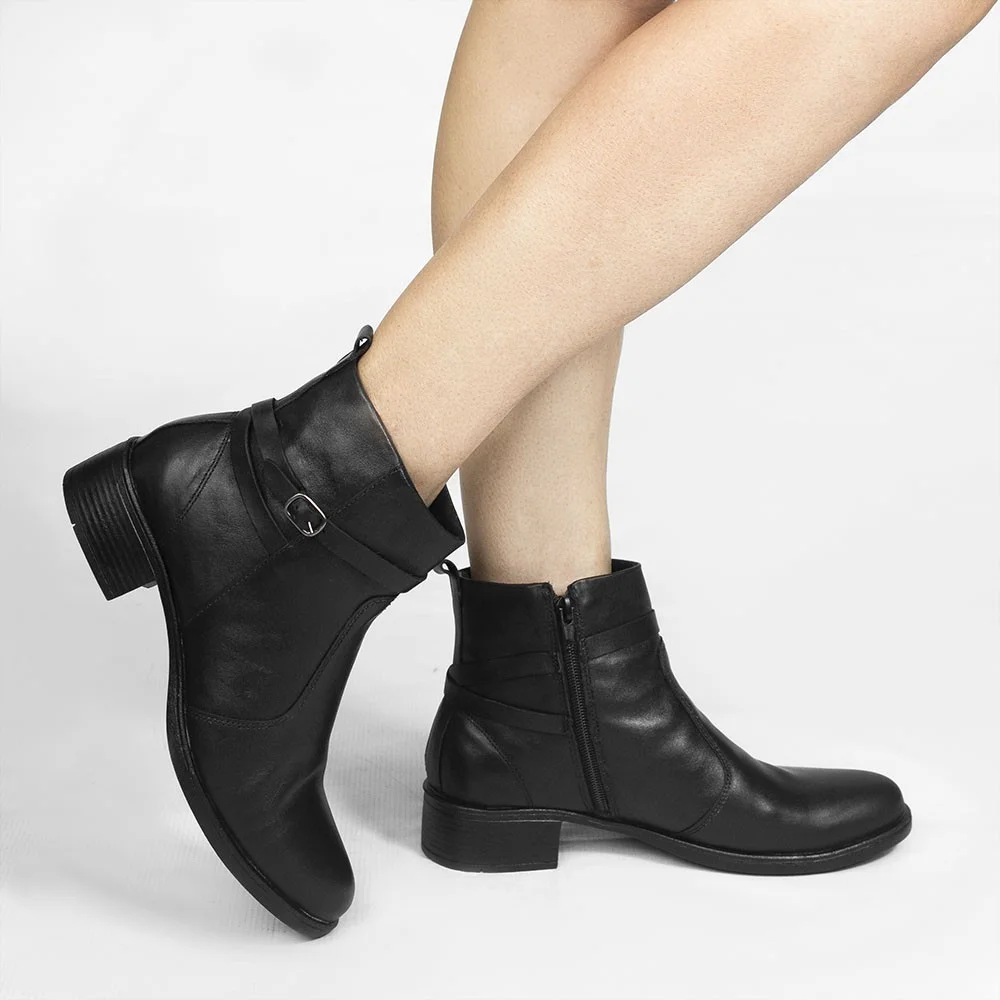 Bota Zatta Fivela Lateral em Couro Madona Preta Preto 2