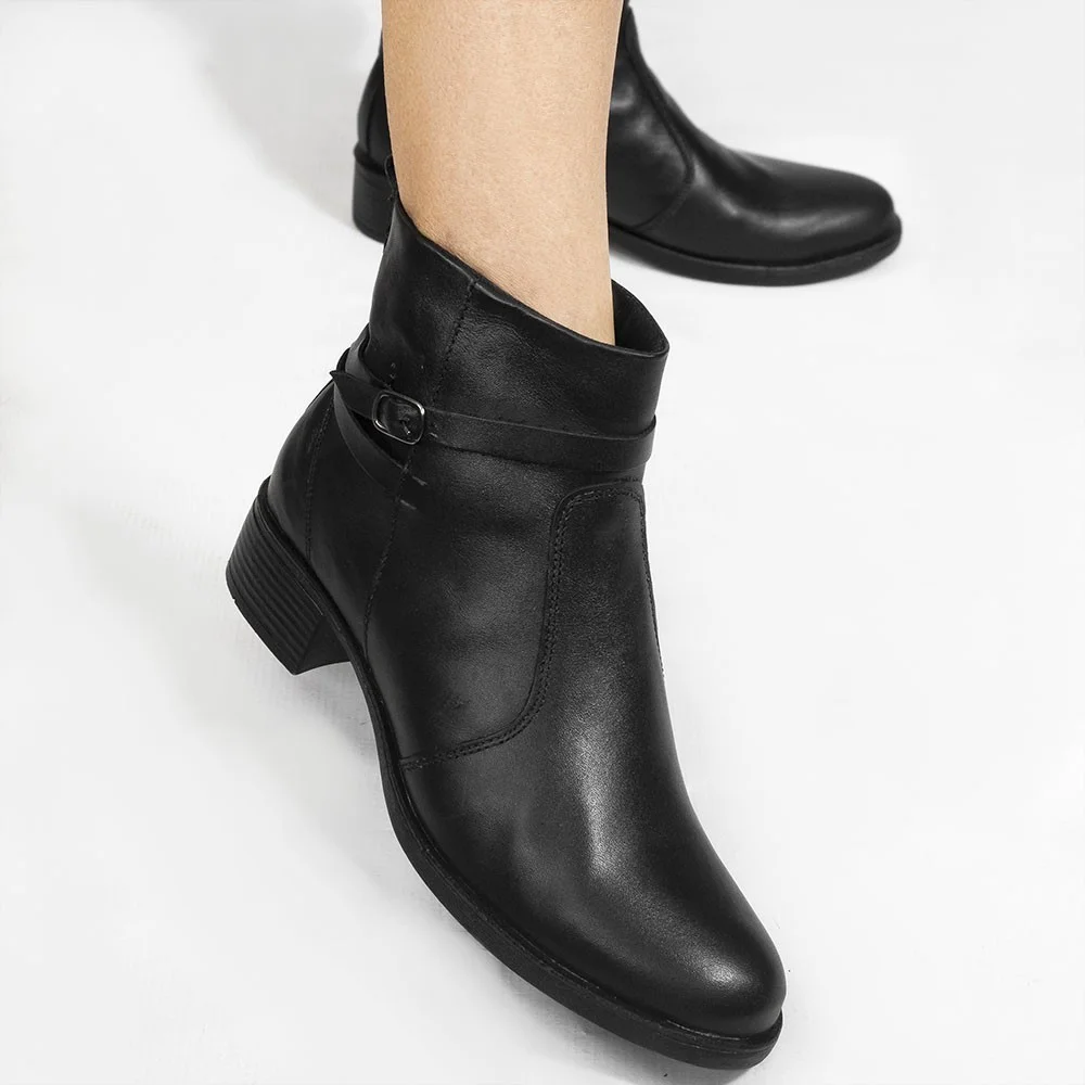 Bota Zatta Fivela Lateral em Couro Madona Preta Preto 4