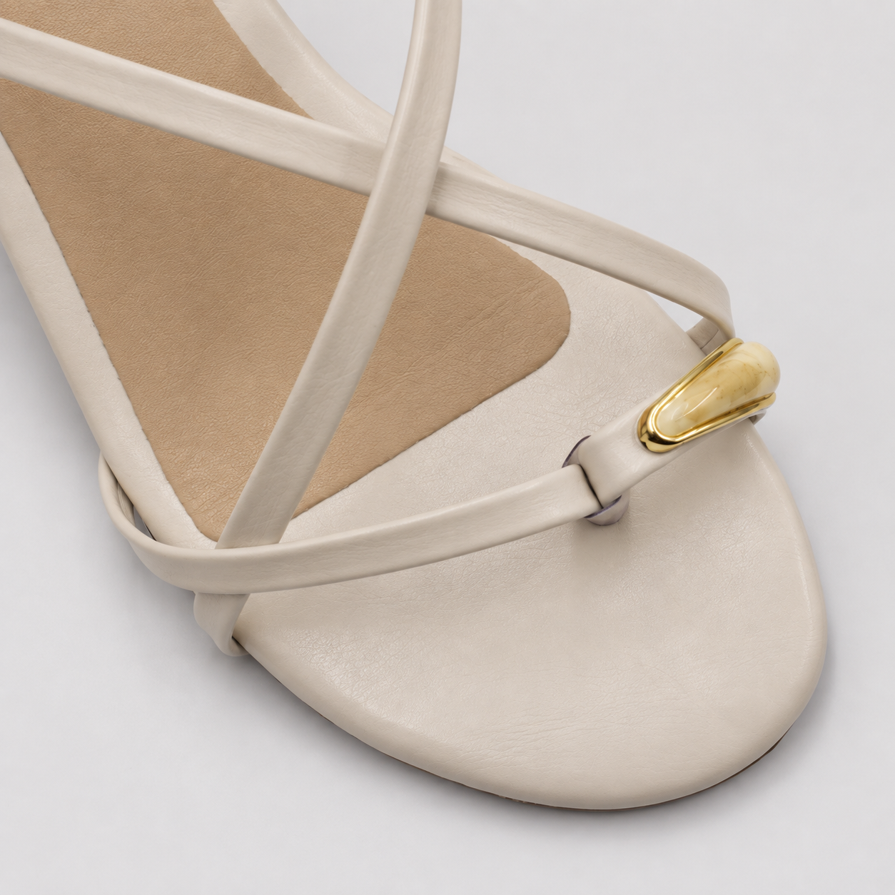 Sandália Zatta de Tiras com Detalhe Metálico Simone Off White Branco 3