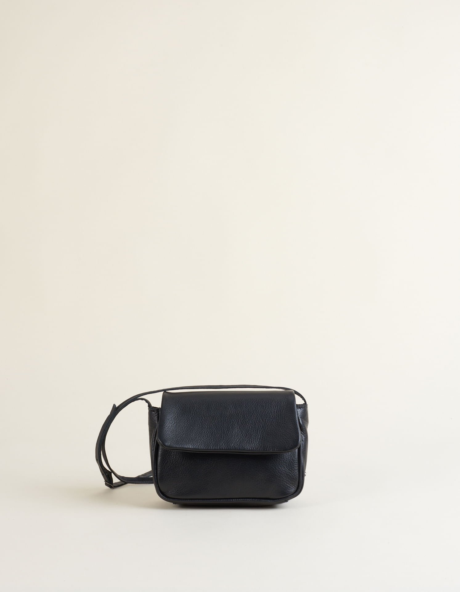 Bolsa Couro Pequena Troca Tampa Laço - Preto Preto 2