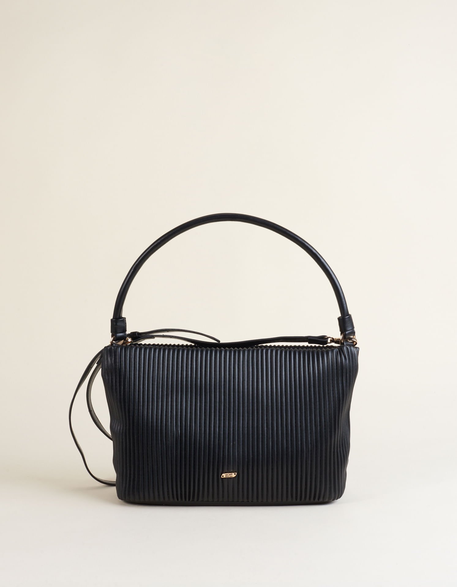 Bolsa Soft Média Efeito Plissado - Preto Preto 1