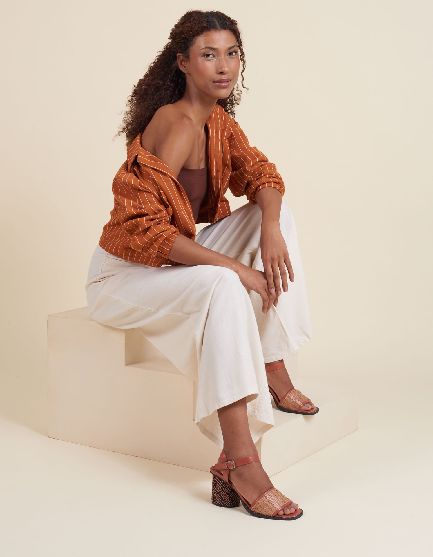 Sandália Média com Tira de Palha Tramada - Unica Marrom 1