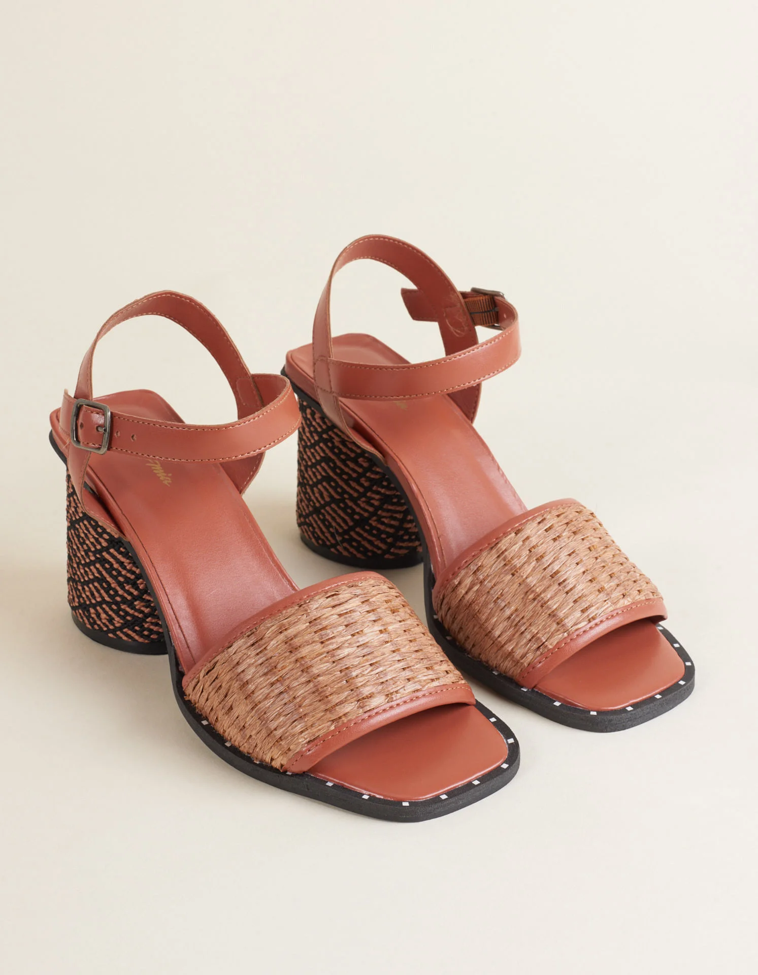 Sandália Média com Tira de Palha Tramada - Unica Marrom 2