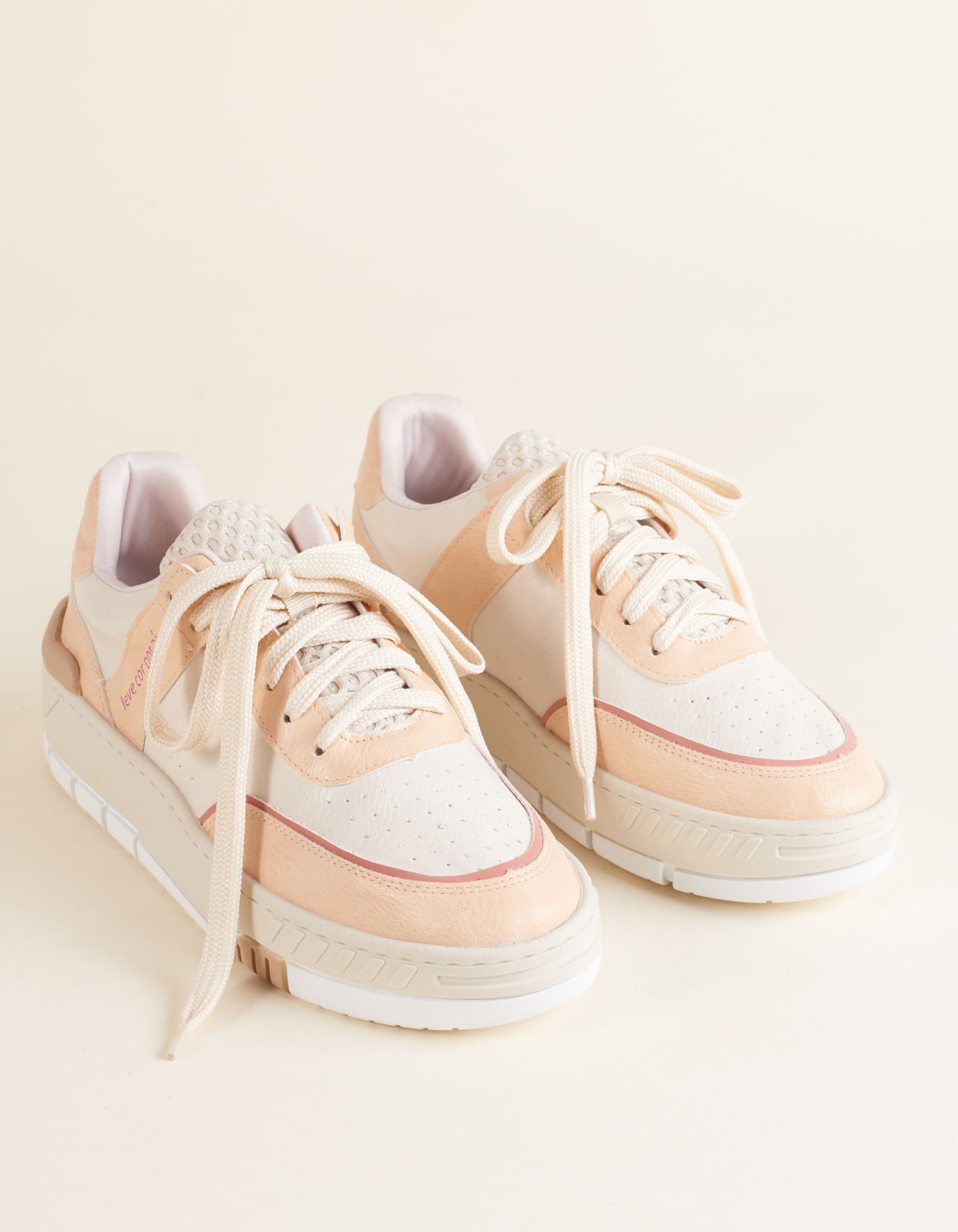 Tênis Soft com Recortes e Frase - Rose Rosa 2