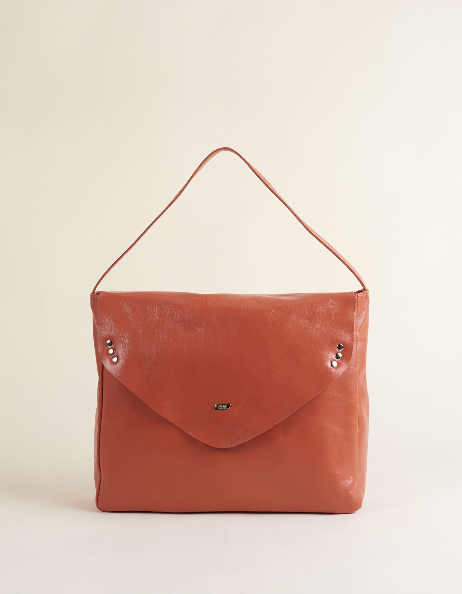 Bolsa média couro apliques metal - Camel Camel 1