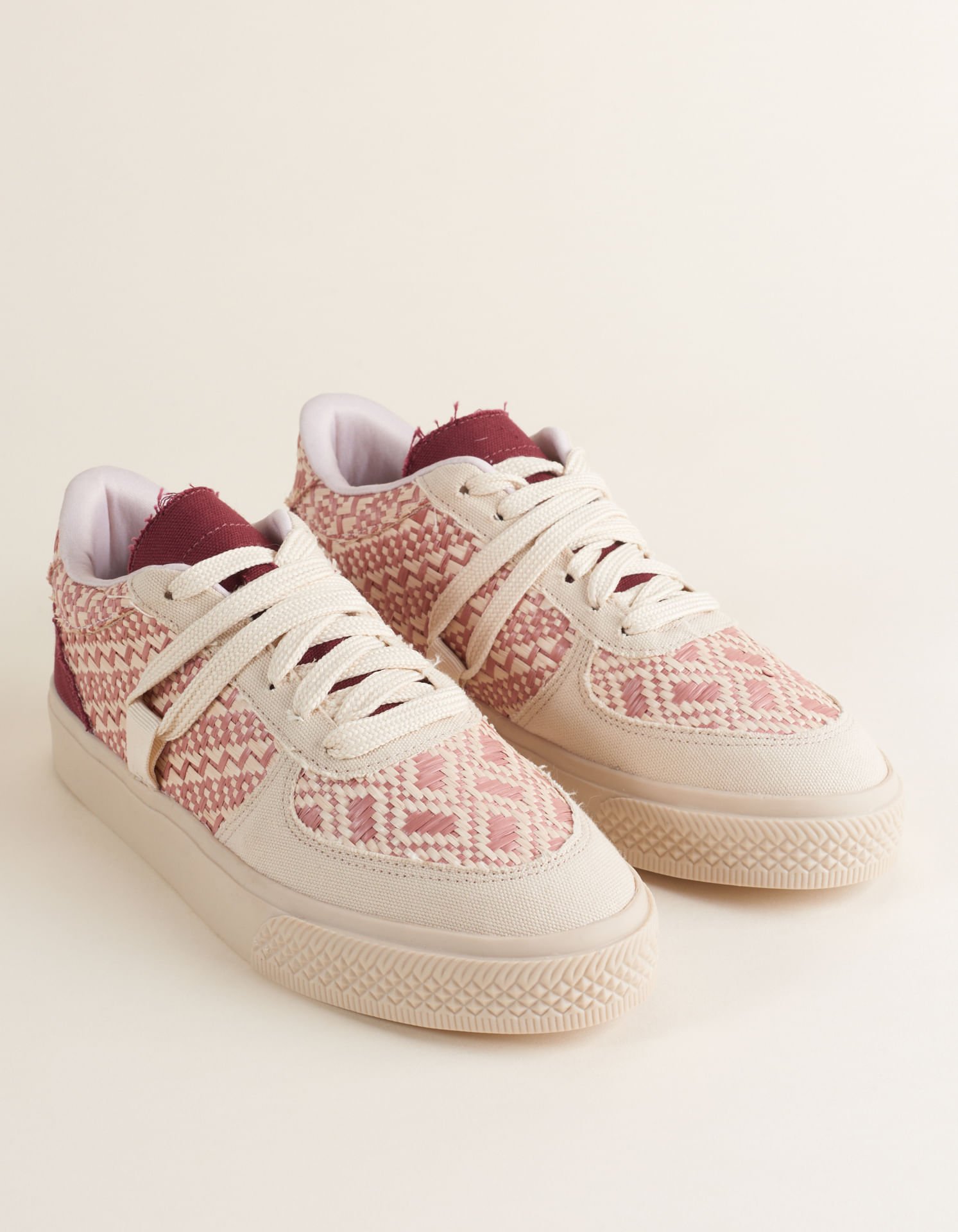 Tênis Via Mia 98' Em Ráfia étnica - Goiaba