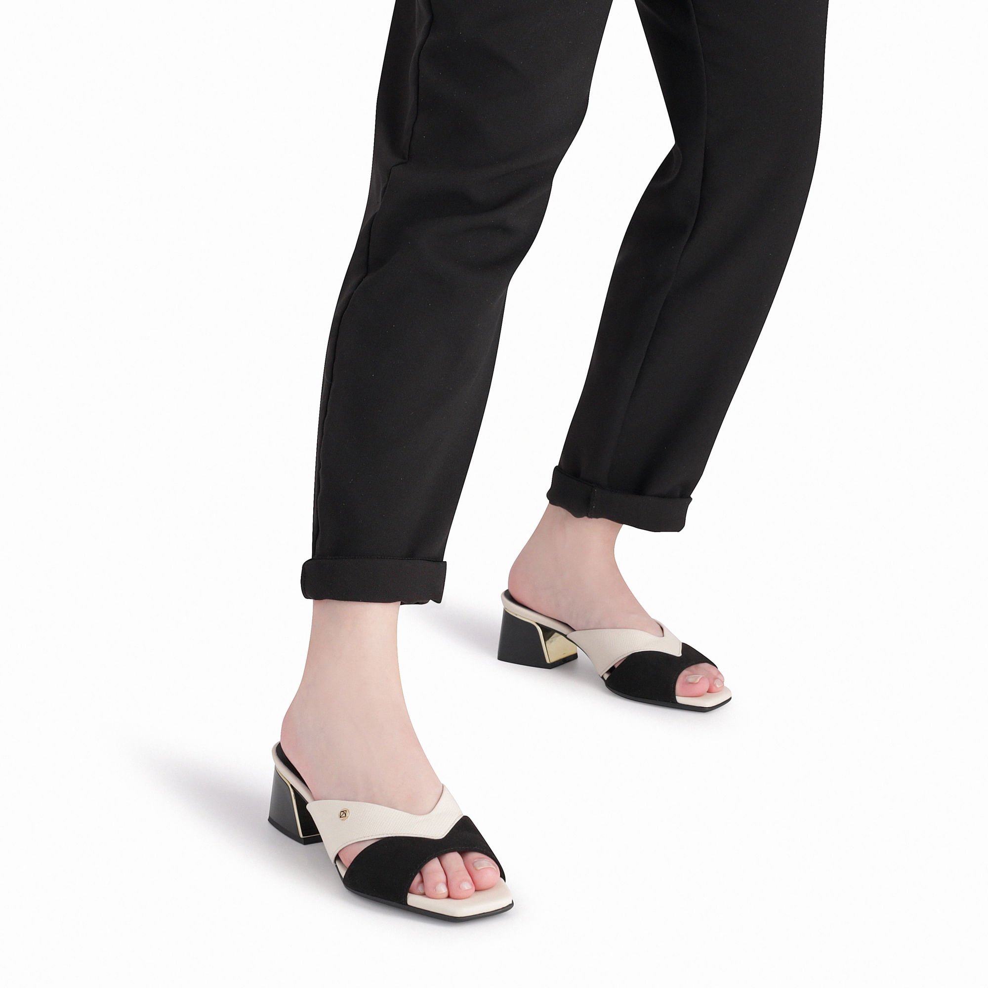 Tamanco Renee Salto Médio Off White com Preto Preto/Branco 3
