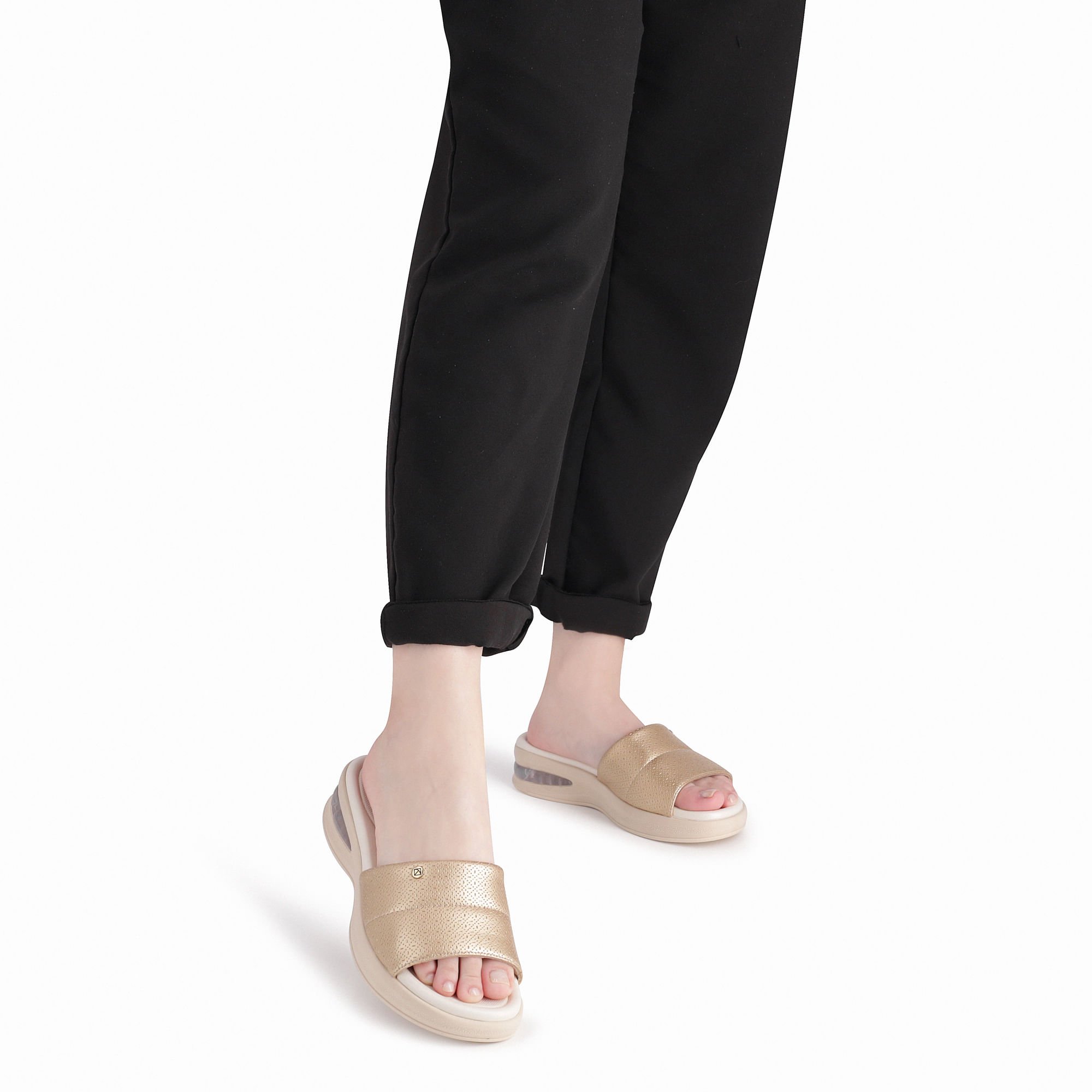Tamanco SoftStep Anabela Médio Ouro Dourado 3