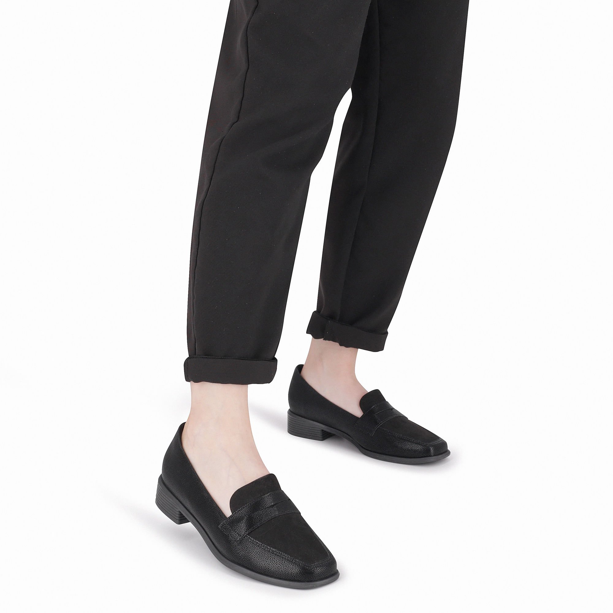 Loafer Giovanna Salto Baixo Preto Preto 3