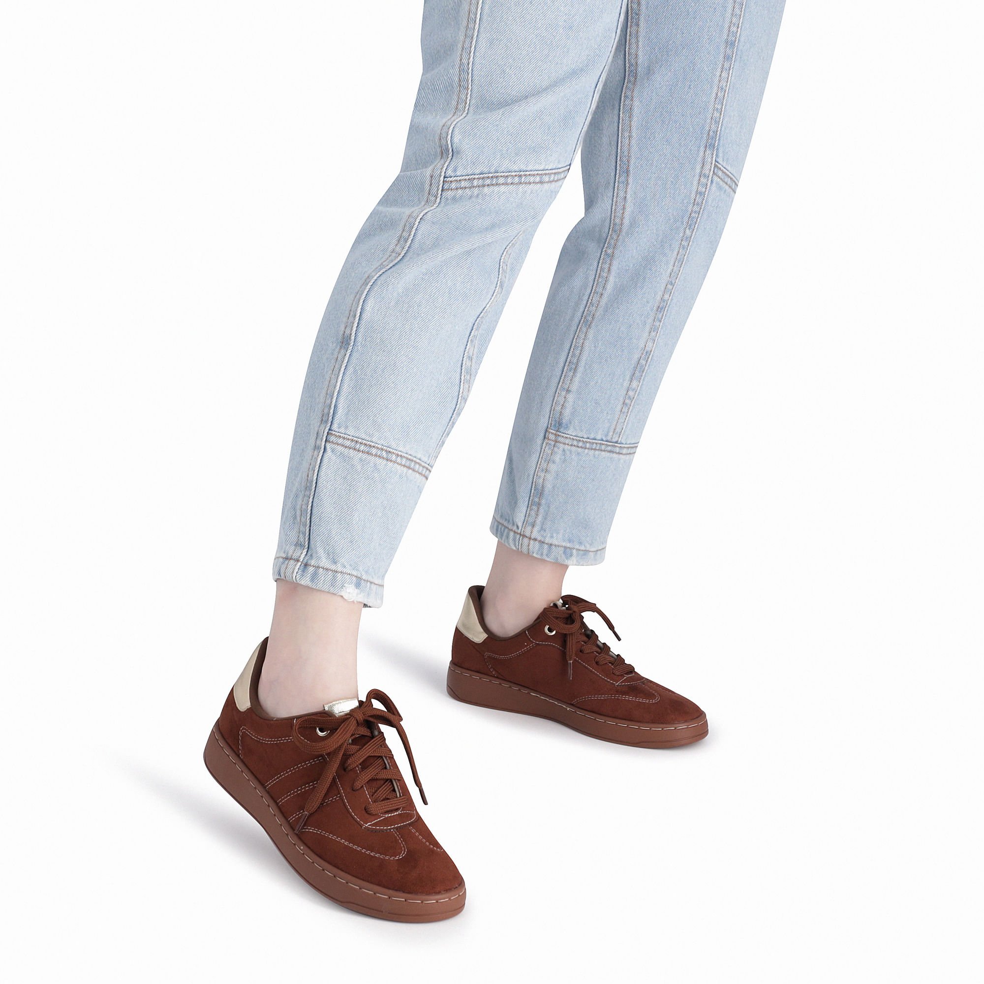 Tênis Beta Salto Baixo Pinhao com Ouro Vinho 3