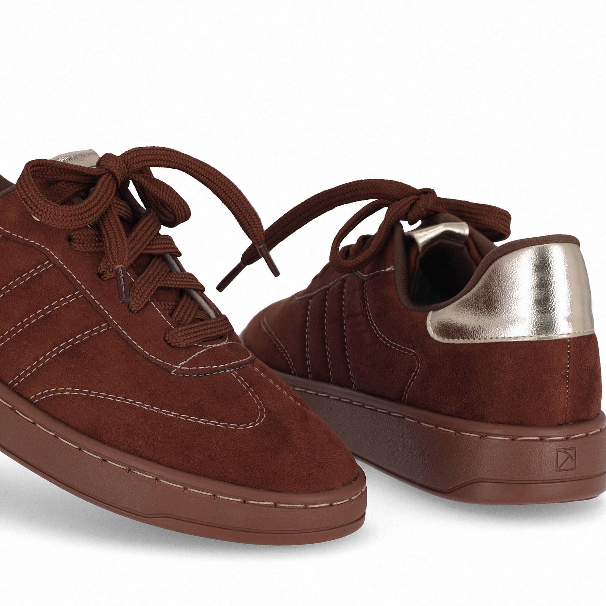 Tênis Beta Salto Baixo Pinhao com Ouro Vinho 5