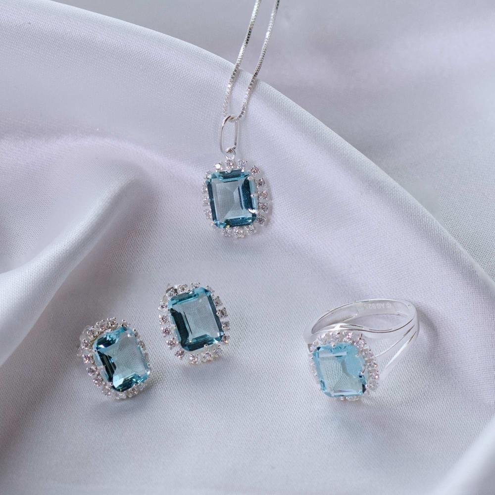 Anel de Prata Coleção Queens Cristal Topázio Sky 8x10 e Zircônias Brancas Prata 3