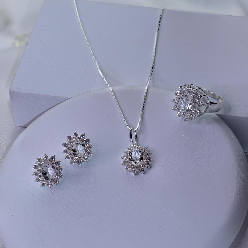 Anel de Prata Coleção Queens Cristal 6x8 e Zircônias Branca Prata 3